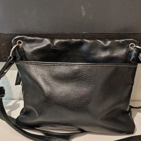 Relic Crossbody Bag - Picture 5 of 10